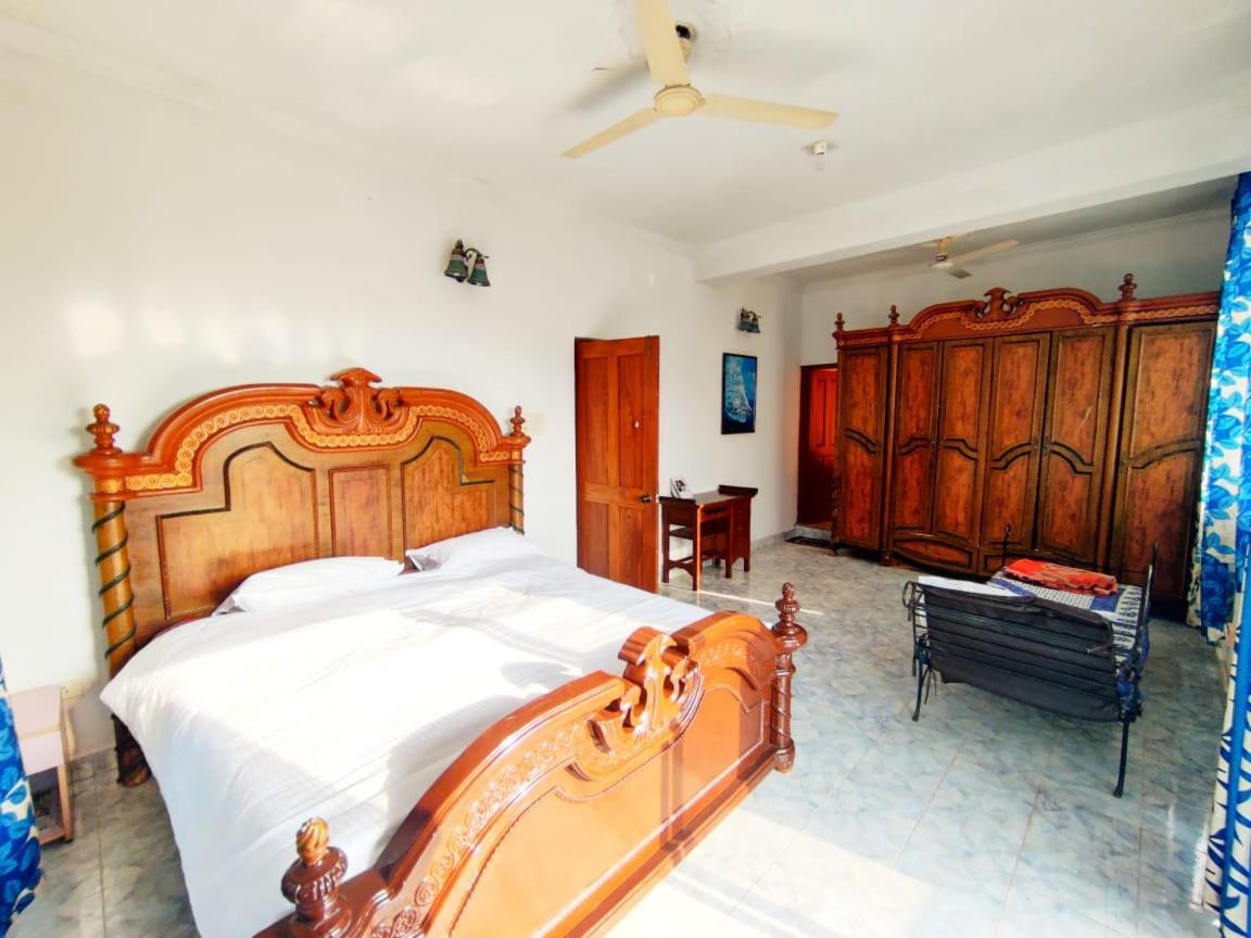 Amazing Hilltop 4 Bhk Villa With Private Pool Near Candolim Exterior photo