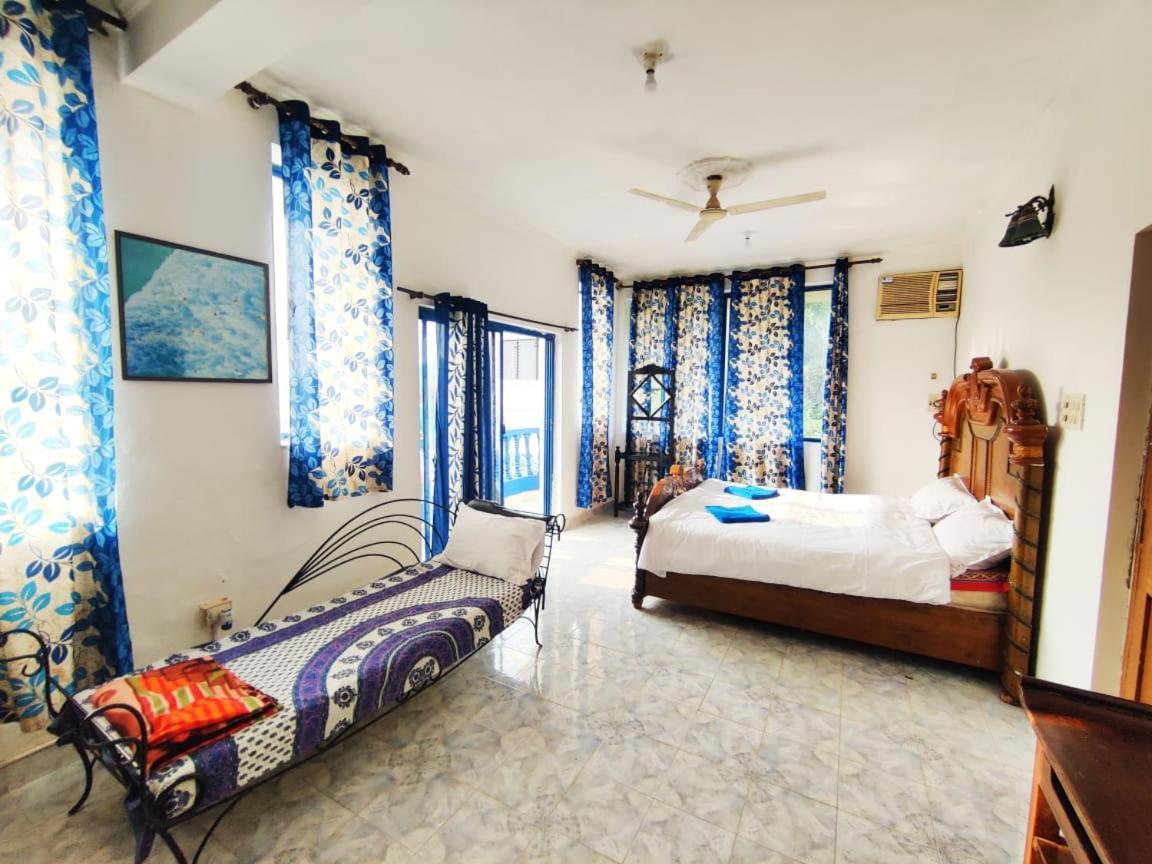 Amazing Hilltop 4 Bhk Villa With Private Pool Near Candolim Exterior photo